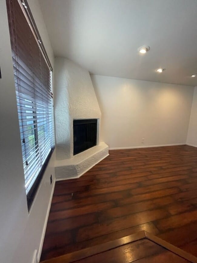 Photo - Old Town Scottsdale townhome- 2 bd 2 bath- W/D- Yard