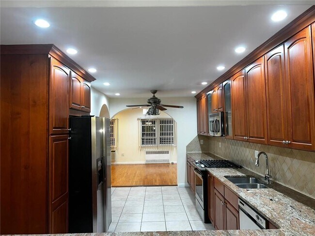 Foto del edificio - 1161 E 80th St