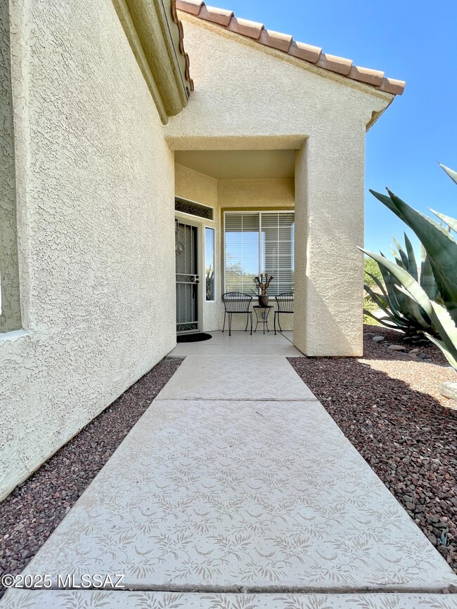 Building Photo - 13045 N Burrobush Loop