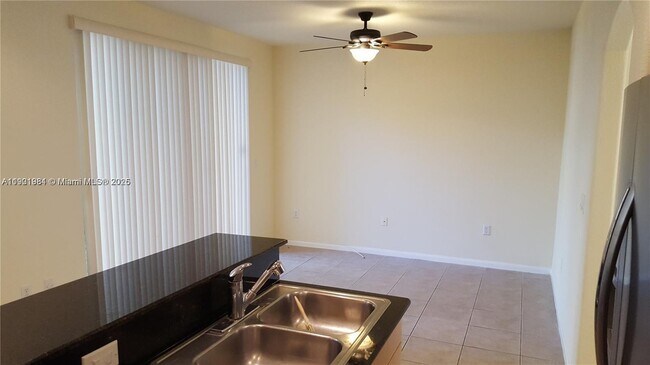 Building Photo - 2853 SW 85th Ave