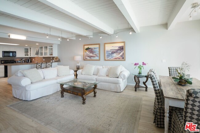 Building Photo - 11876 BEACH CLUB Way