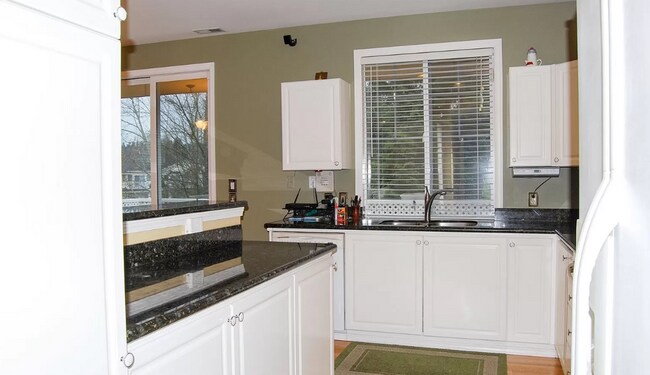 Foto del edificio - Practical 1564 Sqft. Condo in Kent