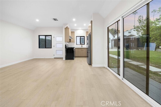 Foto del edificio - 1324 Winchester Ave