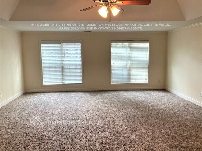 Foto del edificio - 478 Commons Park Ln