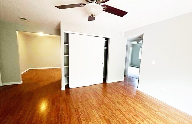 Foto del edificio - 525 Lowell Ave