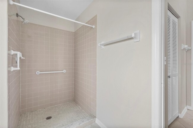 Foto del edificio - 7710 33rd Ln E