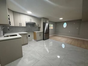 Building Photo - 20809 117 Av
