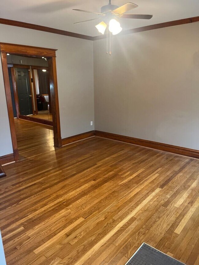 Foto del edificio - 1446 Tamm Ave