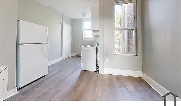 Building Photo - 2542 N 33rd St