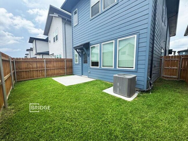 Foto del edificio - 33146 Oak Hts Pl