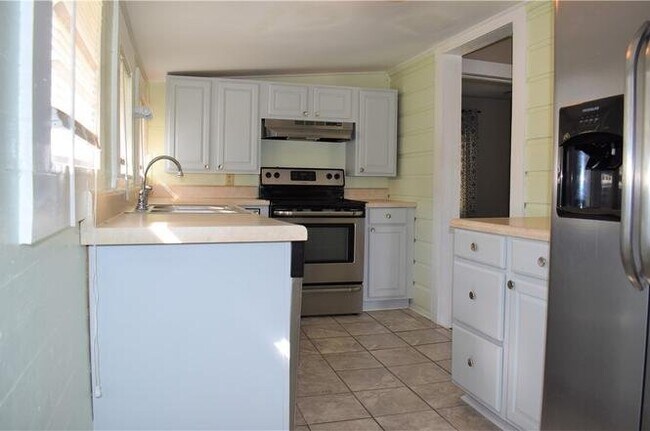 Foto del edificio - 407 Old Seneca Rd