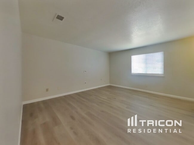 Foto del edificio - 515 Tisdell Dr