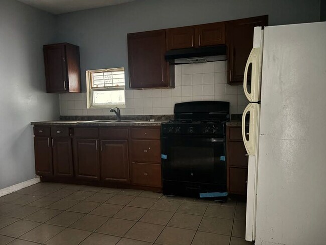 Foto del edificio - 482 Avon Ave