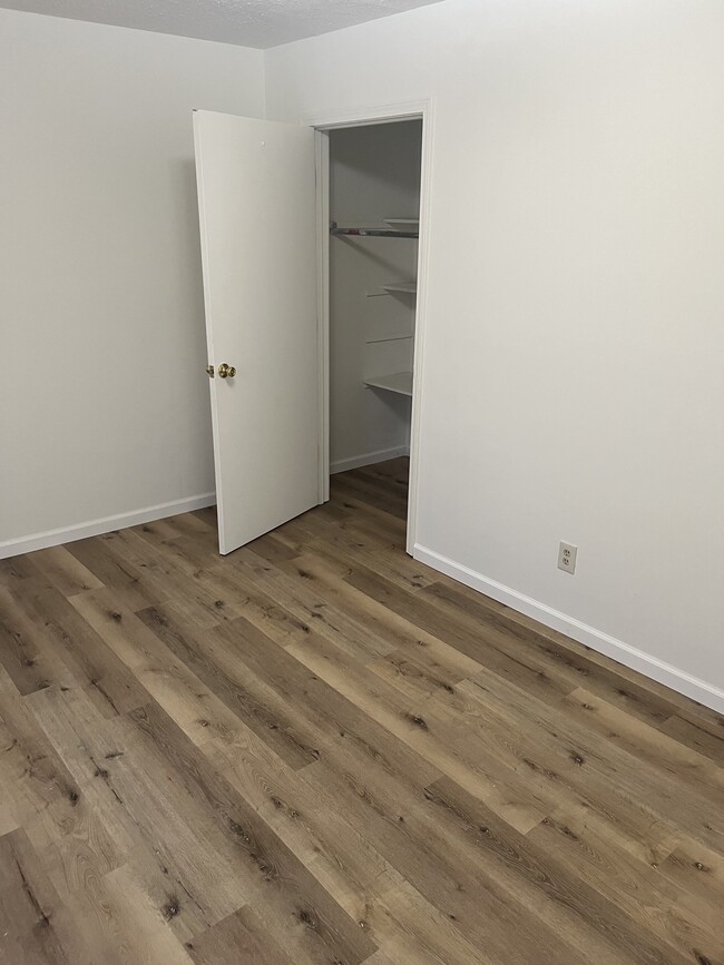 Building Photo - 5120 Virginia Dr