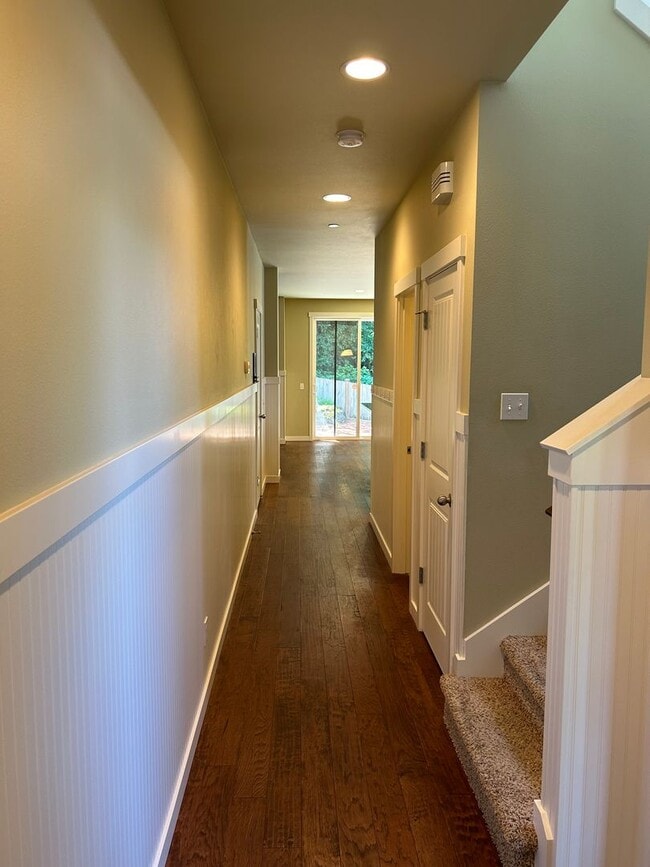 Foto del edificio - Newer Duvall 5 Bedroom 3 Bath Luxury Home