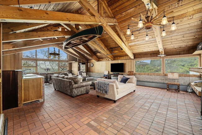 Building Photo - 850 Shelton Rd