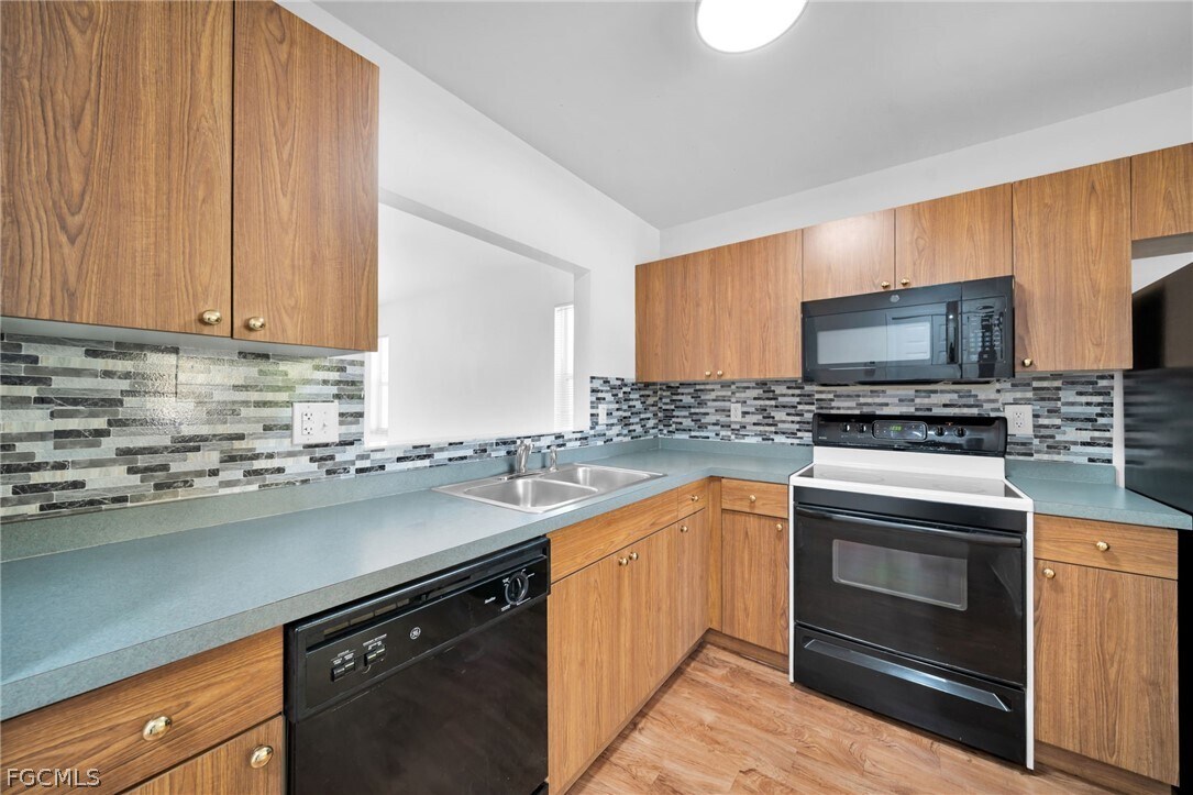 Foto del edificio - 1044 SE 11th St