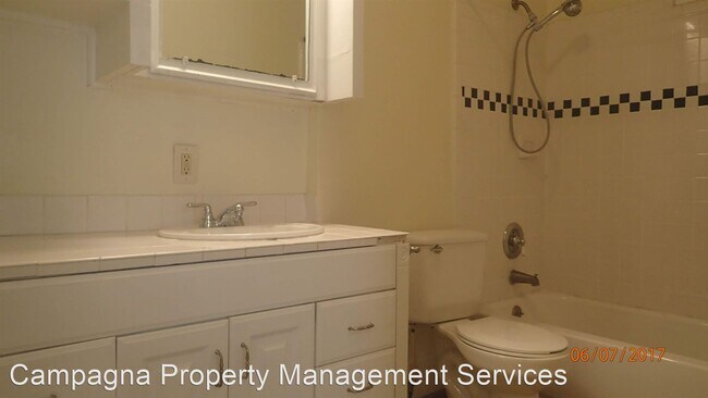 Foto del edificio - 1 br, 1 bath House - 5923 Worth St