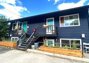 Building Photo - 707 Ronald Ave