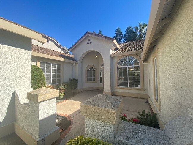 Foto del edificio - Bright and Open Home with Great Floorplan