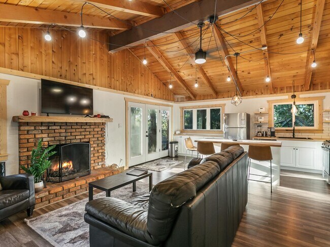 Foto del edificio - 587 Arrowhead Villa Rd