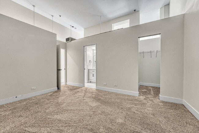 Foto del edificio - $1,550.00, 1 bed1 bath Updated Condo locat...