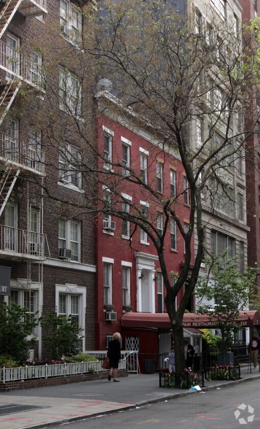 Primary Photo - 113 W 13th St