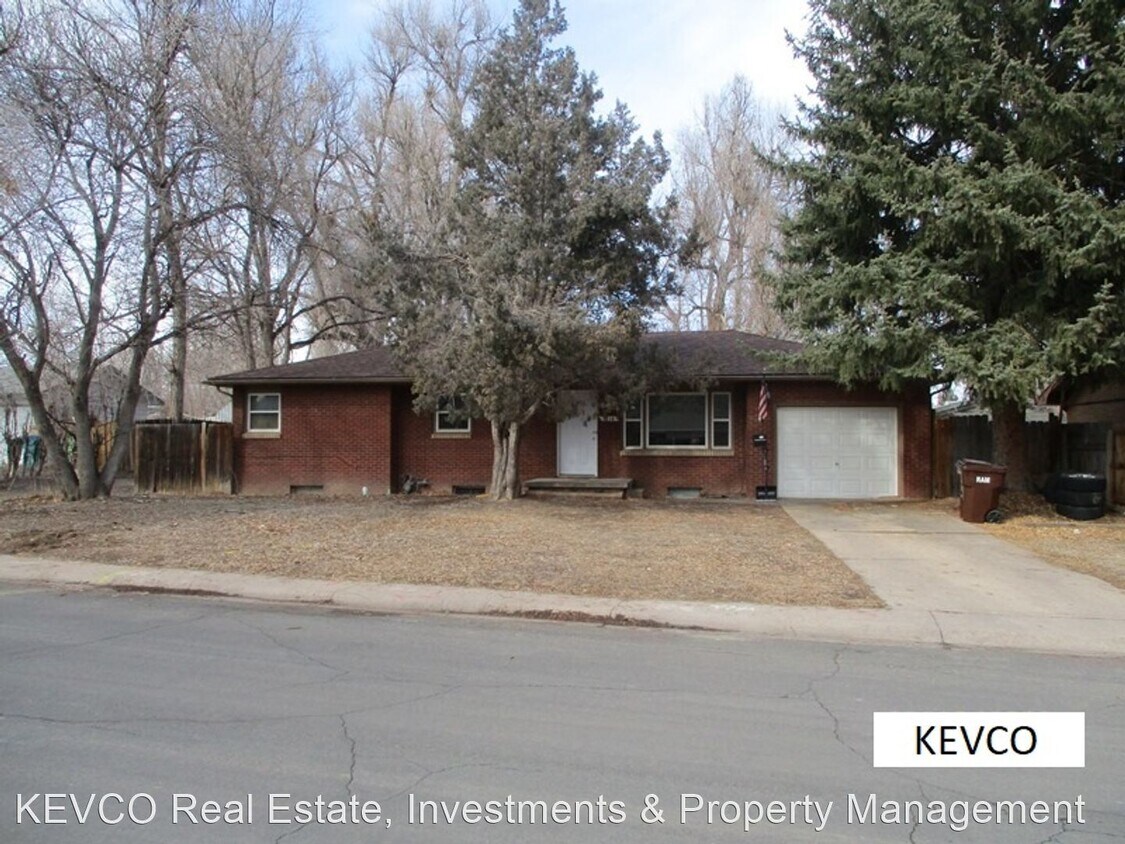 Primary Photo - 4 br, 2 bath House - 1216 Columbine Ct