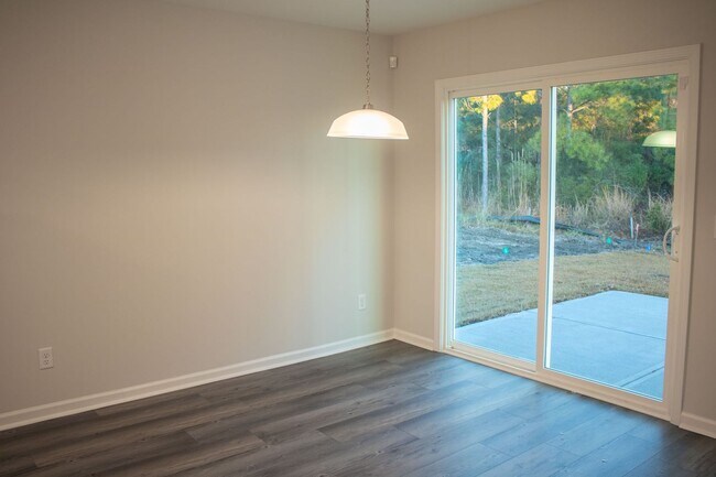 Foto del edificio - Newer Construction in Rice Creek