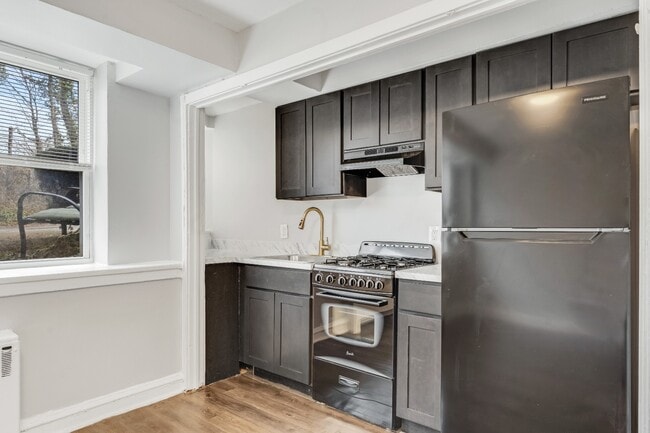 Building Photo - 6780 Blakemore St