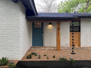 Building Photo - 6712 Bryn Mawr Dr