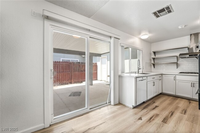 Building Photo - 5951 Via La Contera Dr