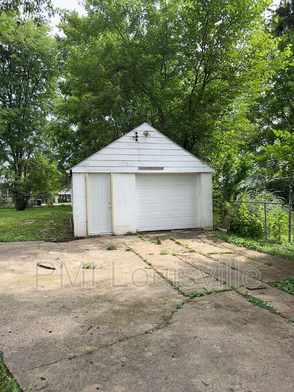 Building Photo - 327 Alger Ave