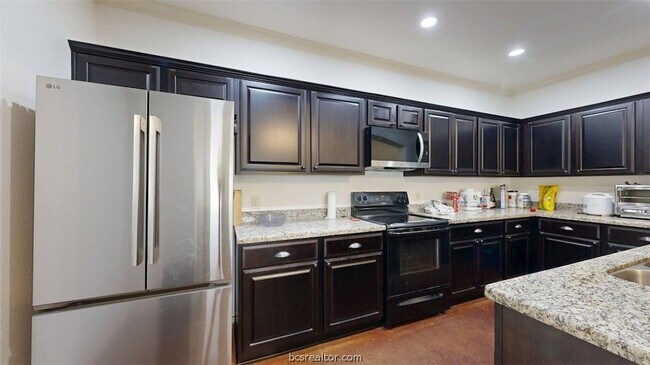 Foto del edificio - 413 Hayes Ln