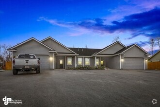Building Photo - 255 W Celtic Cir