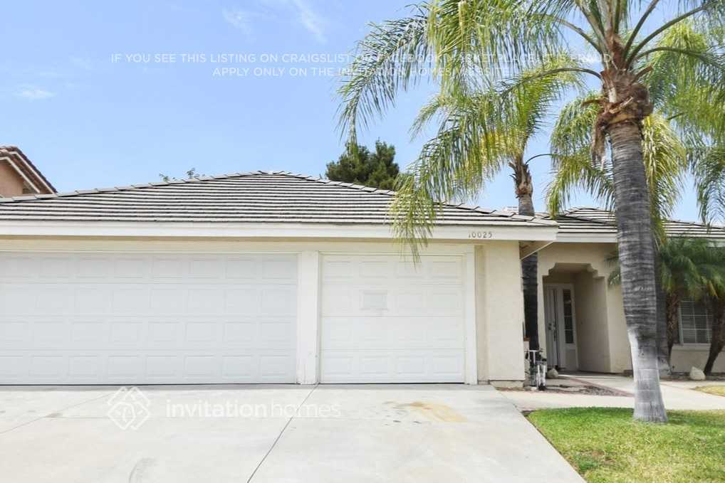 Primary Photo - 10025 Miracanto Way