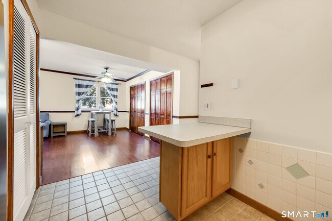 Foto del edificio - 1301 Twin Circle Dr