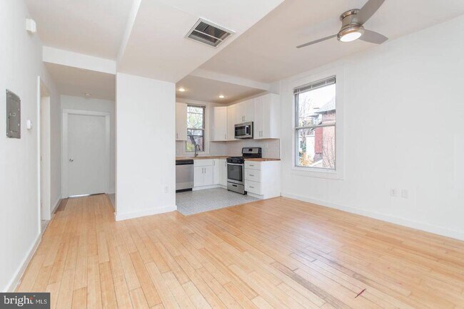 Foto del edificio - 4813 Chester Ave
