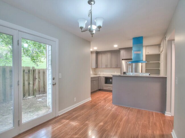 Building Photo - 5510 Country Dr