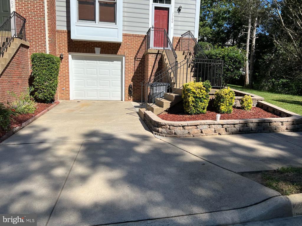 Primary Photo - 7700 Hickory Glen Way