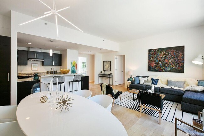 Building Photo - Luxury Penthouse at The Hayes with large p...