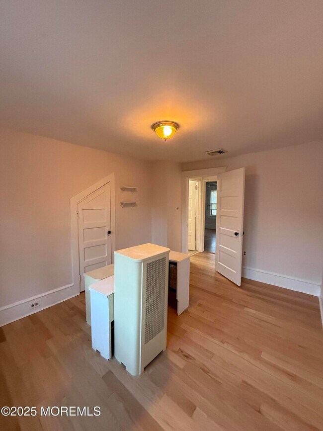 Building Photo - 615 Beechwood Ave