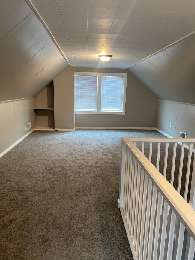 Building Photo - Gorgeous Updated 3 Bedroom Home for Rent