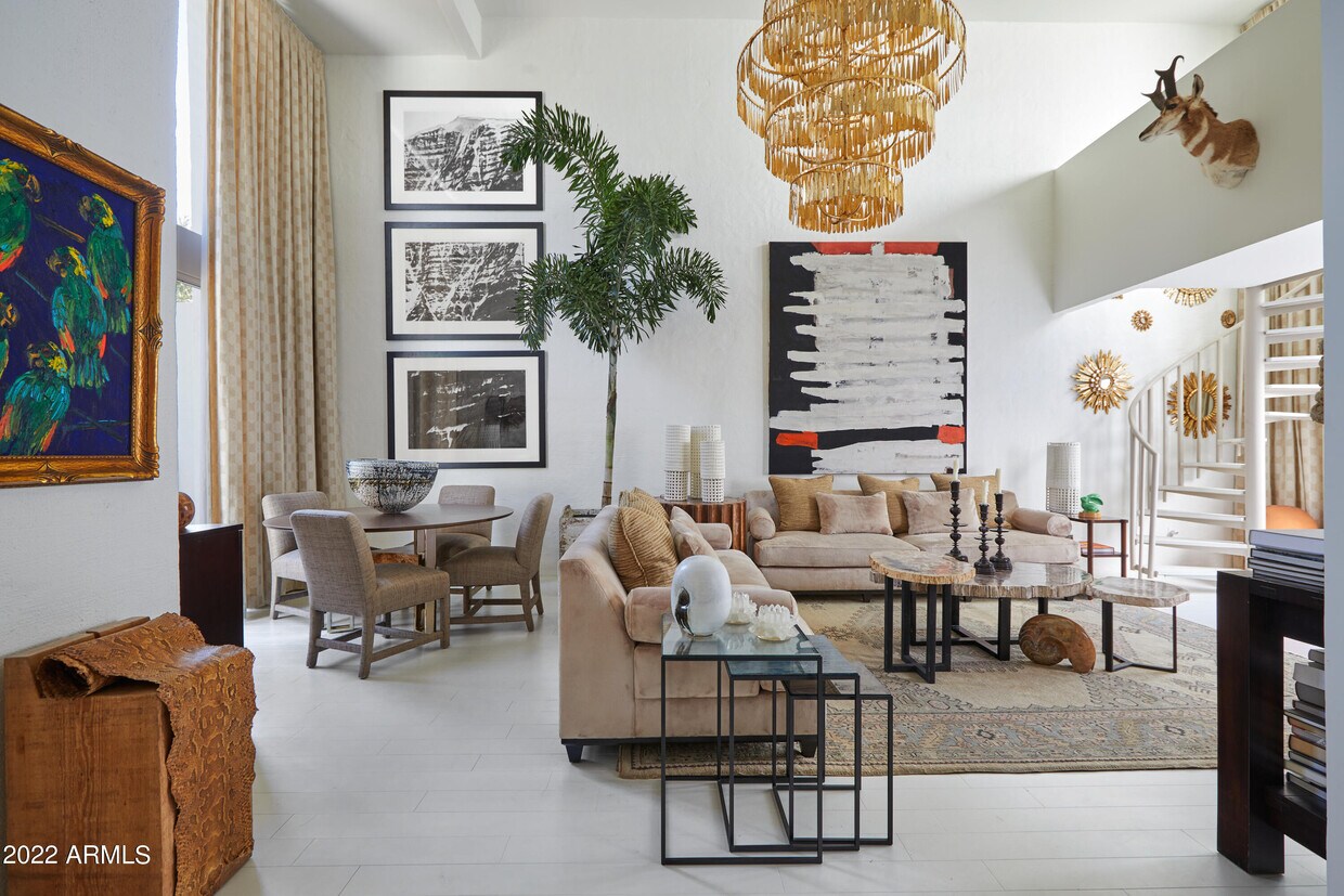 Foto principal - 3265 E Camelback Rd