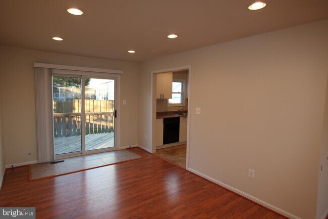 Building Photo - 1316 Bayshire Ln