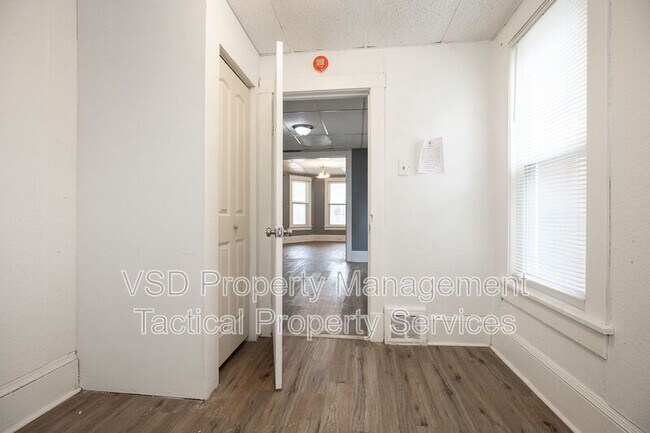 Foto del edificio - 1583 E 84th St