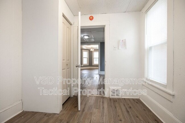 Building Photo - 1583 E 84th St