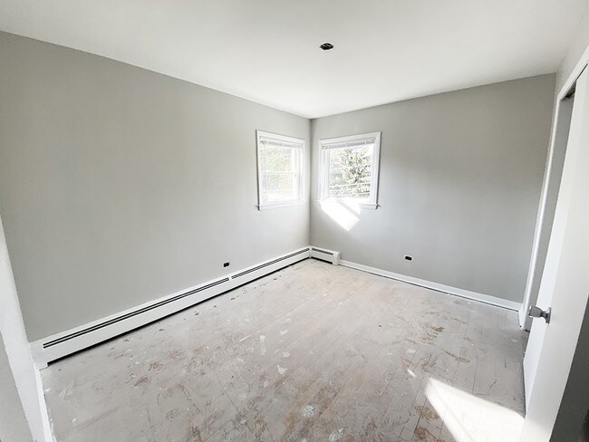 Building Photo - 2822 Ridgeland Ave