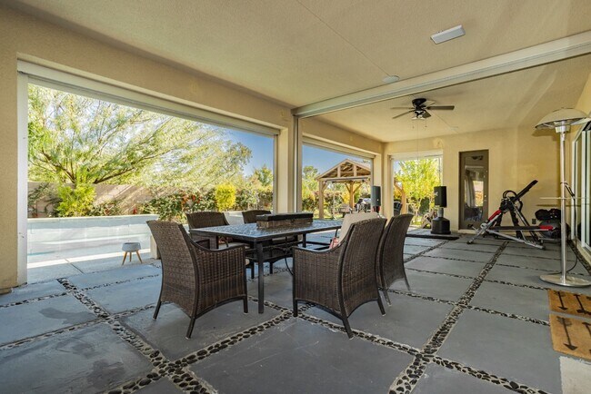 Foto del edificio - 8396 Sweetwater Creek Way