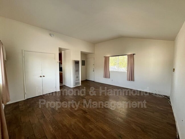 Photo - 5723 Willowcrest Ave. Apartment